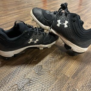UA Girls Softball Cleats - 2Y